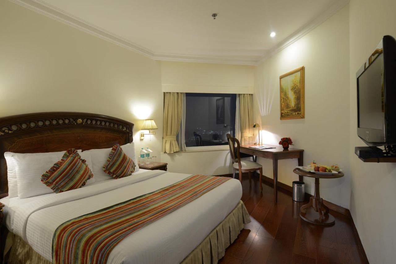 Hotel The Royal Plaza