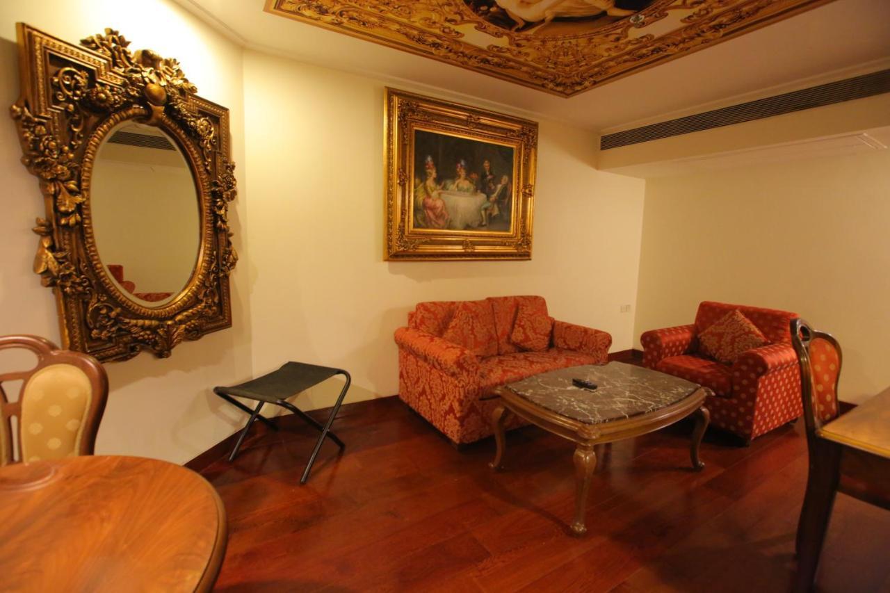 The Royal Plaza Hotel New Delhi