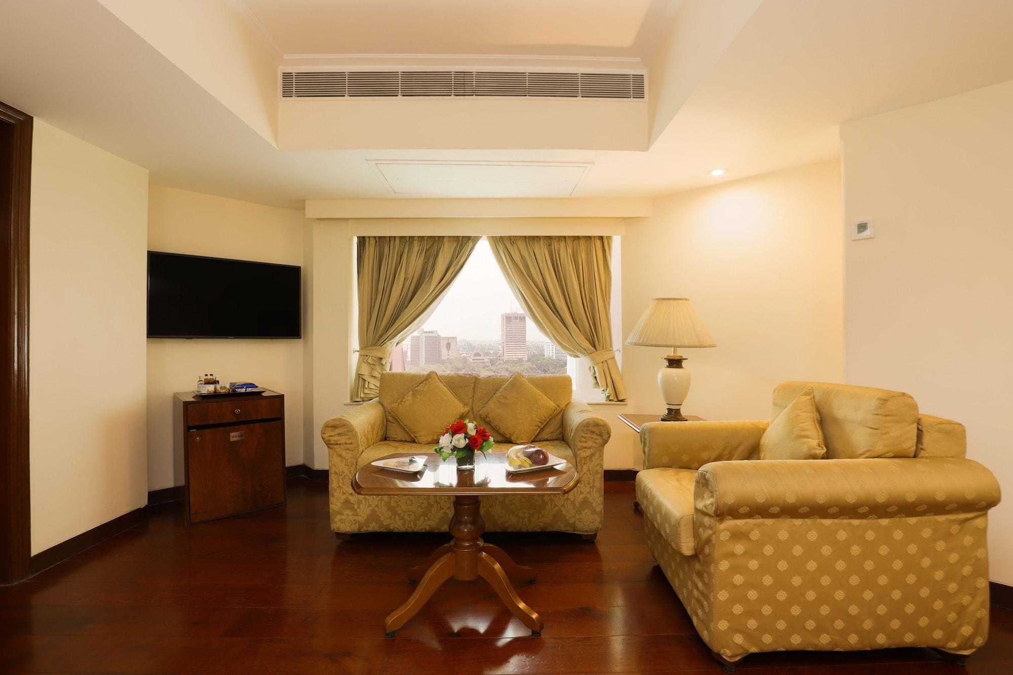 The Royal Plaza Hotel 4*