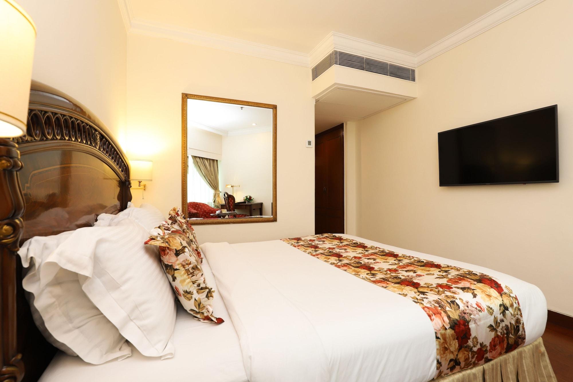 Hotel The Royal Plaza New Delhi