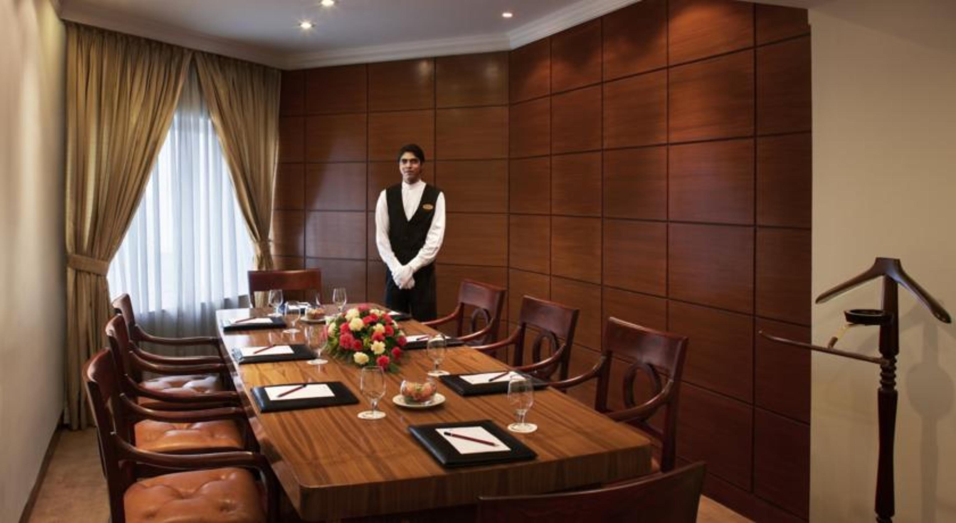 Hotel The Royal Plaza 4*