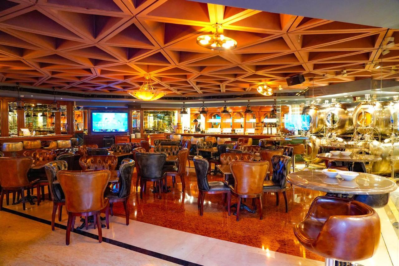 Hotel The Royal Plaza New Delhi