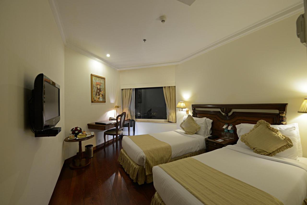 Hotel The Royal Plaza 4*