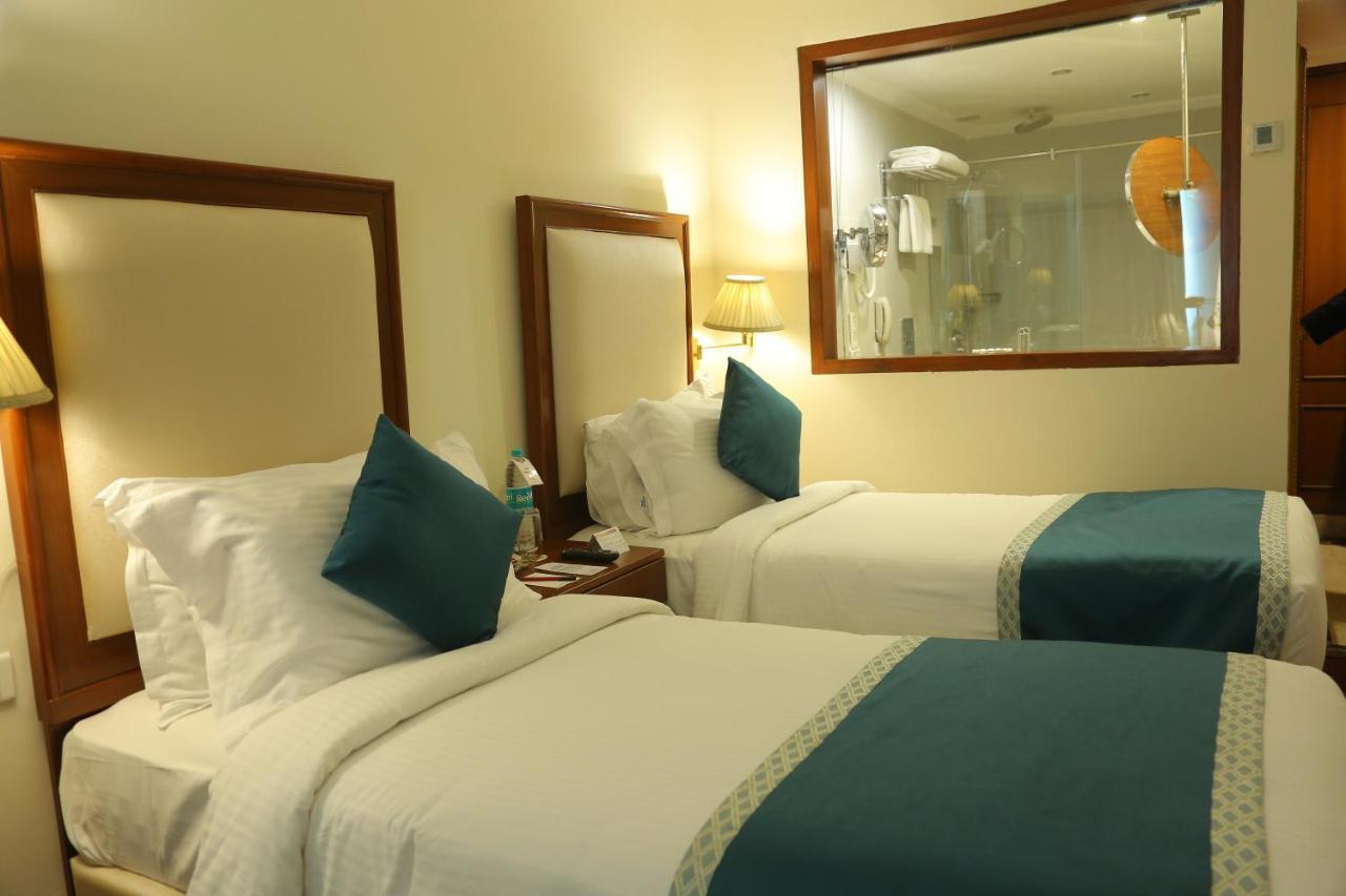 The Royal Plaza Hotel 4*