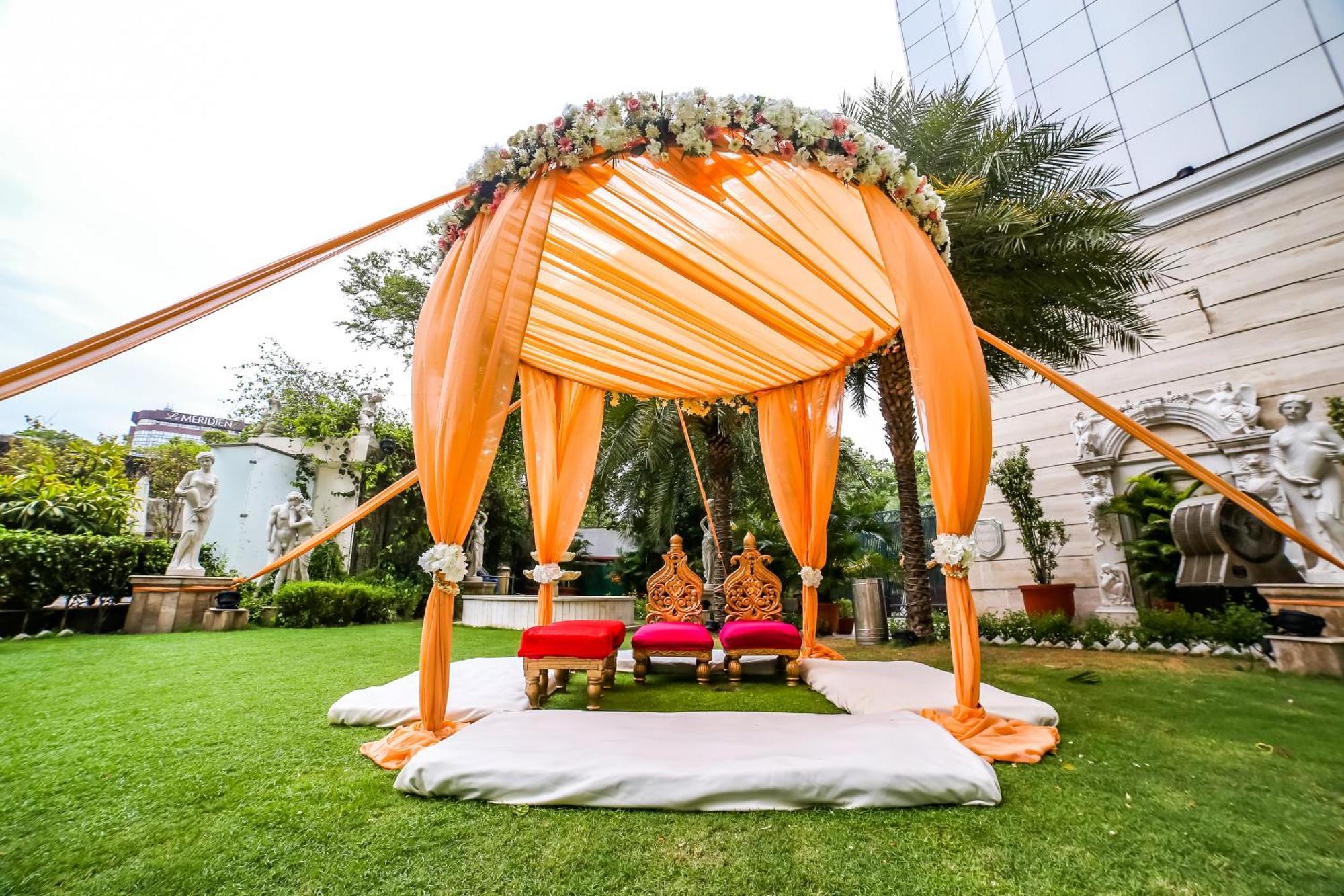 The Royal Plaza 4*