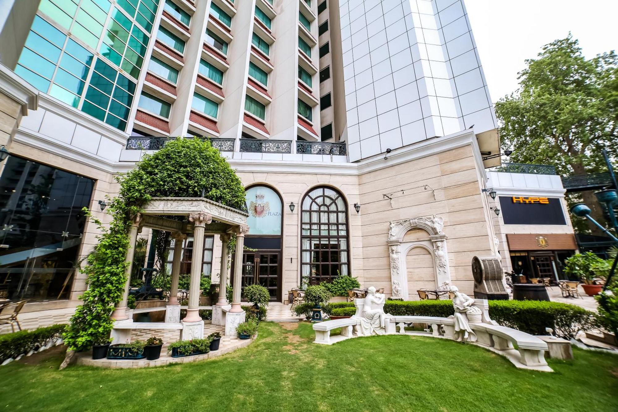 The Royal Plaza Hotel