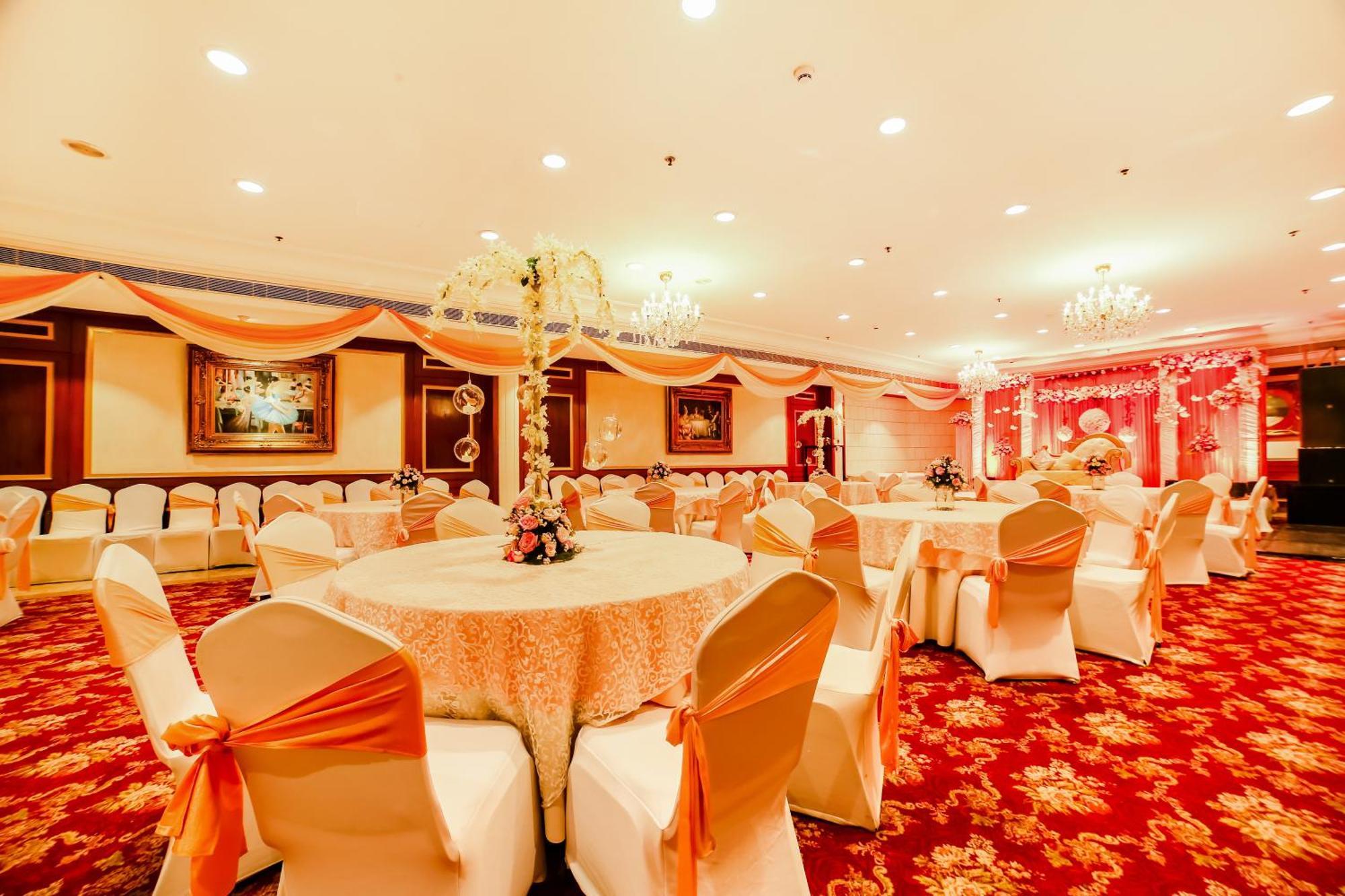 The Royal Plaza Hotel