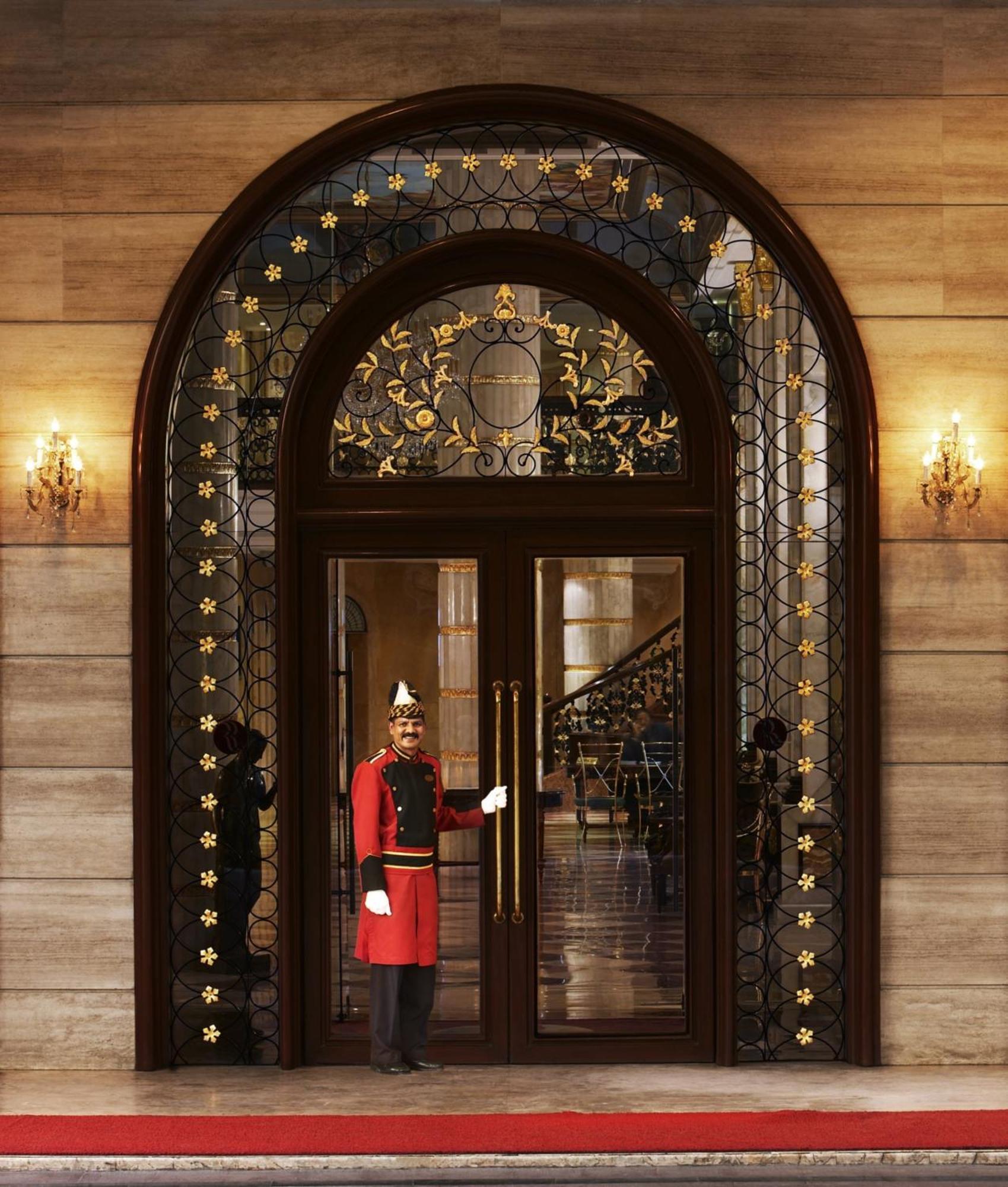 Hotel The Royal Plaza